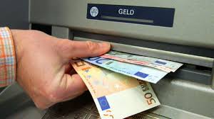 Bargeld abheben bis zu einem maximalen auszahlungsbetrag von 200 euro bei zahlreichen einzelhändlern. Wer Entscheidet Welche Scheine Der Automat Ausspuckt Geld