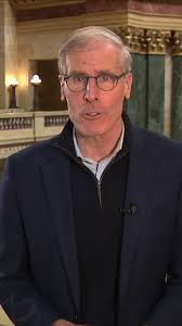 TMJ4 news crew discovers woman trapped