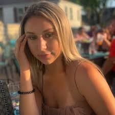 Shannon Dodds (@_shannshan)