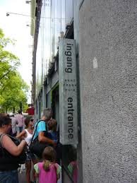 Wenn sie sich für aktivitäten und sehenswürdigkeiten in der gegend interessieren, wie wäre es mit einem besuch bei diesen. Datei Anne Frank Huis Sign Jpg Wikipedia
