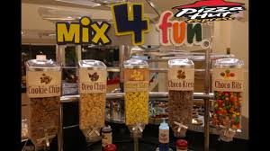 We handpicked more than a thousand pizza pictures to satisfy your craving hd to 4k quality free for commercial use download for free! Mix 4 Fun Ice Cream Pizza Hut Isi Topping Sendiri Youtube