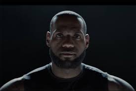 Dwyane wade posted a photo of his new white porsche 991 posted up next to lebron james' black porsche turbo with the caption some1 pls dial 911…#porsche #collection me and @kingjames call. Video Lebron James Desfila Com Porsche 918 Spyder Avaliado Em Mais De R 4 2 Milhoes Carros Autoesporte