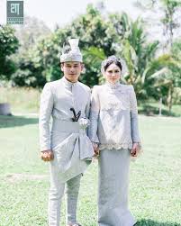 Kahwin bukan penghalang untuk kodi terus aktif. Manis Lah Pakai Baju Kurung Pergi Majlis Kahwin Eina Azman Dipuji Ramai Erin Sakura News