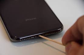 Power on the charger and connect it to your galaxy s8. How To Clean An Iphone S Charging Port When It Won T Charge