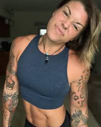 Meredith Burns's Instagram, Twitter & Facebook