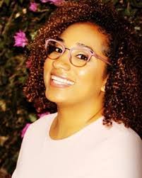 Karen Duran's Instagram, Twitter & Facebook