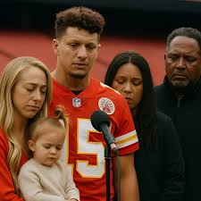 Kansas - " Patrick Mahomes' Devastating Family Announcement Silences  Arrowhead — A Day Kansas City Will Never Forget In a moment no one saw  coming, the face of the Kansas City Chiefs,