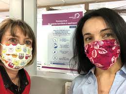 Les masques grand public filtration supérieure à 90% sont des masques en tissu, le plus souvent lavables et réutilisables, destinés à prévenir la projection de gouttelettes, filtrant des particules émises d'une taille égale ou supérieure les différents types de masques pour la protection contre la covid. Masques Maison Le Tuto Du Chu Grenobles Alpes Largement Relaye