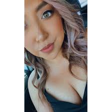 You know it's beauty when her smile is her best curve