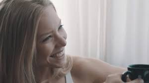 Após a polêmica envolvendo o nome do jogador, a modelo voltou às redes sociais e mandou uma indireta para o craque. Videoclipe Que Tem Cenas Com Najila Bomba Na Internet Entretenimento Pleno News