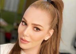 Elçin sangu makyajsız haliyle görüntülenince sinirlendi! Elcin Sangu Kimdir Elcin Sangu Hayati Ve Biyografisi Elcin Sangu Kac Yasinda Nereli Elcin Sangu Istagram Hesabi Ne Haberler