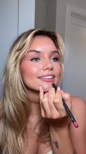 Shay Sullivan's Instagram, Twitter & Facebook