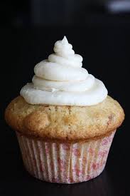 White Chocolate Macadamia Cupcakes Use 2 Teaspoons Of Baking Powder Not Tablespoons 1 2 Cup Of Oil Cupcake Frosting Recipes Cupcake Cakes Dessert Recipes