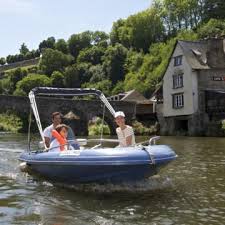 En Famille Au Canal Tourisme Bretagne Bretagne Balade En Bateau Tourisme