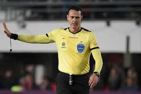 Polémica arbitral: Roldán en el ojo de la tormenta tras la eliminación de Peñarol - Imagen principal del artículo