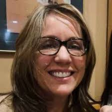 Kristen Kavanagh's Instagram, Twitter & Facebook