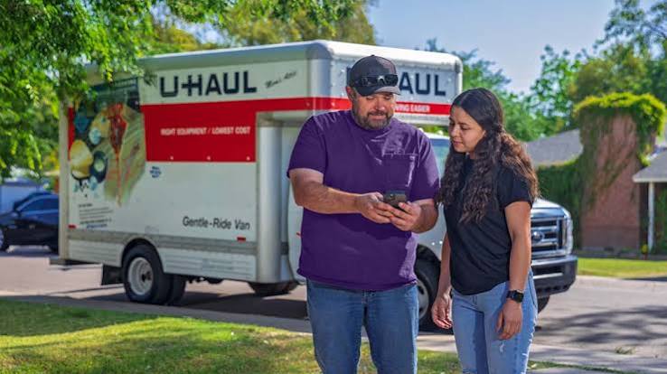 Meeting New Neighbors: 10 Dos and Don'ts - Moving Help®