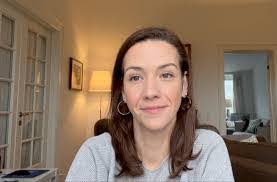 Kelly Crist's Instagram, Twitter & Facebook