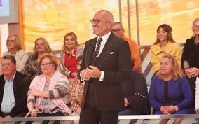 Aqui você pode testar os seus conhecimentos de forma interativa e divertida! Manuel Luis Goucha Apresentador Deixa Publico A Rir Com Expressao Da Giria Portuguesa Vip Pt