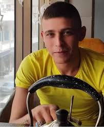 اذاعة طرطوس : وفاة الشاب (جعفر نوح نوح) إثر حادث مروع في مدينة حلب حيث  واثناء سباحته في مسبح يتبين أن هناك كبل كهرباء متدلي إلى المسبح وعند عودة  الكهرباء توفى على