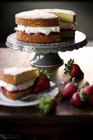 British Victoria Sponge Cake Le Gateau Genoise De Mary Poppins A Garnir De Lemon Curd Et Creme Fouettee Sponge Cake Recipes Breakfast Cake Dessert Recipes