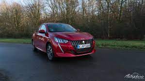 Check performance, specs and equipment, and view the verdict from the expert what car? Peugeot 208 Puretech 100 Test Durchgestylter Kleinwagen Autophorie De