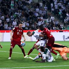 Get the bayern munich sports stories that matter. Bayern Munich Held By Borussia Monchengladbach In Opener Bundesliga The Guardian