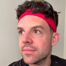 Scott Goldsworthy's Instagram, Twitter & Facebook