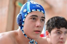 Un adolescent român joacă de la 14 ani în derby-urile Barcelona