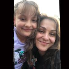 here's what the new burglars in the sims 4 look like 🤭