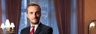 De asemenea, a lucrat ca scriitor, producător. Intimate Dinner With Jan Bohmermann Harvard Gac E V