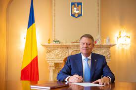 Presedintele romaniei este cea mai importanta persoana din stat si incaseaza si un salariu pe masura. Ce Salariu Are PreÈedintele Romaniei Cat CaÈtigÄ Lunar Stiri Romania