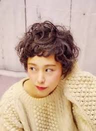 ベリーショート パーマ 強め google 検索 ショート パーマ カーリーヘアスタイル ショートのヘアスタイル