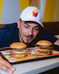 Mi gustos nos cambian, solo evolucionan 😎⭐️🫵🏻 Hoy visitamos  @mcdonalds_peru y probamos la nueva Big Mac Bacon y Big Mac Doble que estan  riquichichichimas 🍔✨ #pruébalo #mcdonalds