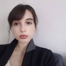 The 7 Types of Jeans You Need in Your Wardrobe, According to a Stylist