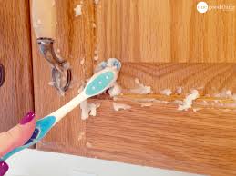 How to degrease kitchen cabinets. How To Clean Grimy Kitchen Cabinets With 2 Ingredients