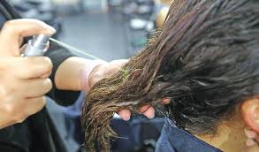 Potong rambut dua jejaka yang bertahta di hati ibu. Buat Rawatan Bulanan Di Salun