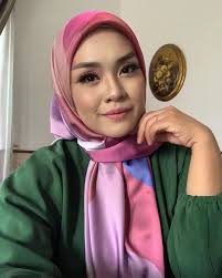 Wan aishah binti wan ariffin atau lebih dikenali sebagai aishah, penyanyi yang membuat. Nnxyi8 Ptauvnm