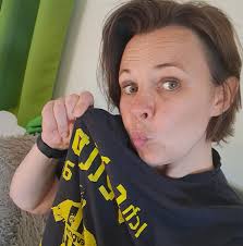 ⭐️Neuzugang auf der #whtsbf Karte⭐️ unser: 🍨😍🍦🍪 I-SCREAM-SHAKEWICH  🍪🍦😍🍨 💥Peanutbutter, Salted Caramel, Icecream💥 ldeal zum teilen! Einer  nimmt den Shake und der andere das Ice-Cream-Sandwich 👯 #enjoy! 📸 #repost  von @re_sol 🙌 #