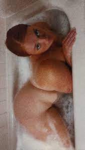 Come subscribe & have fun with me 💗 Redheads always do it better  anyways 😉 Content posted almost everyday & look out for marked  posts that tell you how to gain access