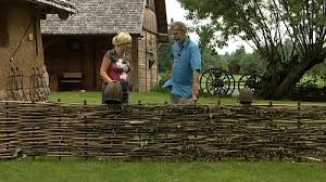 Znalezione obrazy dla zapytania ogrodzenie z gałęzi