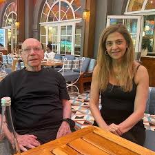 Oposição do Palmeiras cobra saída de marido de Leila após leilão do Vasco