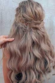 Cute hairstyles for short hair. 30 Cute Hairstyles For A First Date