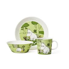 Arabia S Moomintroll Mug Plate And Bowl In Grass Green From The Moomin Tableware Collection Features A Fun Illustration Based On Moomin Moomin Mugs Green Mugs