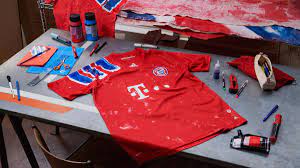 Das trikot des fc bayern für die kommende saison wurde enthüllt. Bayern Trikot Neu Aufgelegt Die Story Hat Einen Haken Eurosport