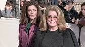 Elle a principalement travaillé au théâtre et dans le domaine du doublage, notamment comme voix française d'olivia de havilland, de judy garland. Madame Renee Simonot Catherine Deneuve S Mother Youtube