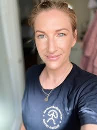 Leslie Mower's Instagram, Twitter & Facebook