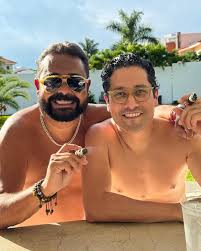 Photo by Angel Garcia Toraño (@garciatoranofox) · ***