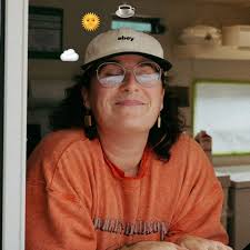 🤘 AGAIN by LENNY KRAVITZ expresses the deep longing and hope for a reunion  with a past lover. The lyrics convey a sense of searching, yearning, and a  belief that the relationship