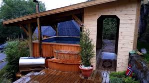 Badestamp I Plast Firkantet Jacuzzi For Max 16 Personer Peter Averoy Norge House Styles Party Tub Rectangular